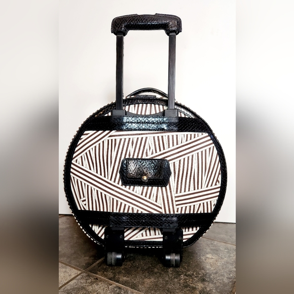 Henri bendel disturbed hatbox wheelie with hb heart keychain purse charm - Picture 2 of 12